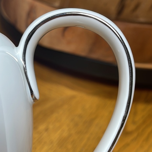 Fukagawa Arita Hand Painted Teapot - Picture 8 of 16